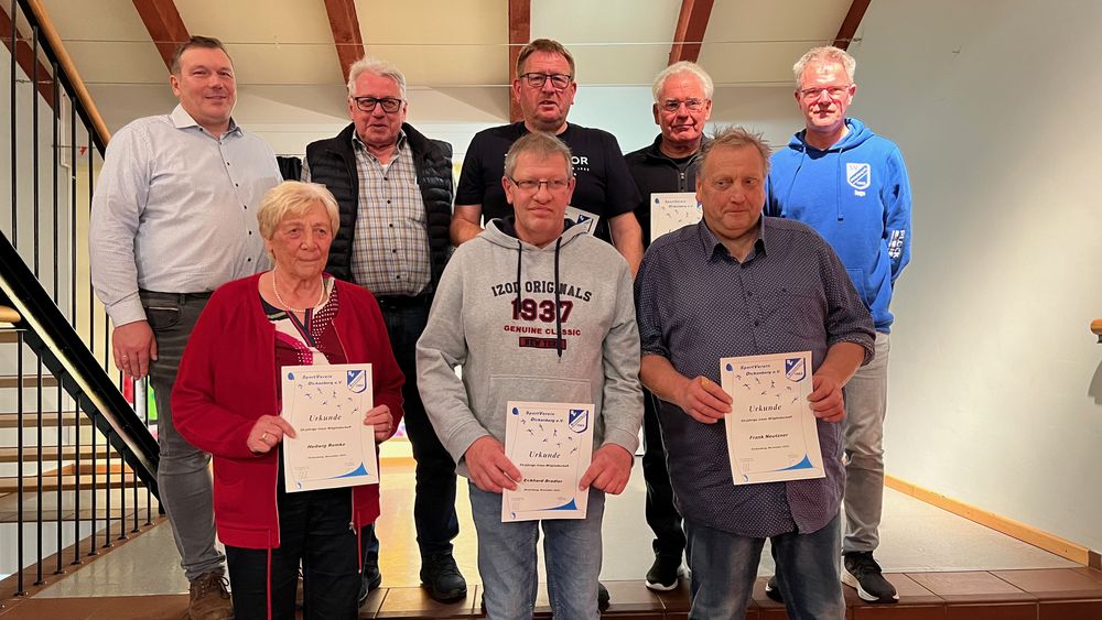 IMG_2 - 50. / 60. Vereinsjubiläum: von links: 1. Vorsitzender Uwe Sundermann, Hedwig Remke, Helmut Fieker, Eckhard Bradler, Thomas Veit, Uwe Eismann, Frank Neutzner und 2. Vorsitzender Ingo Strauch IMG_2