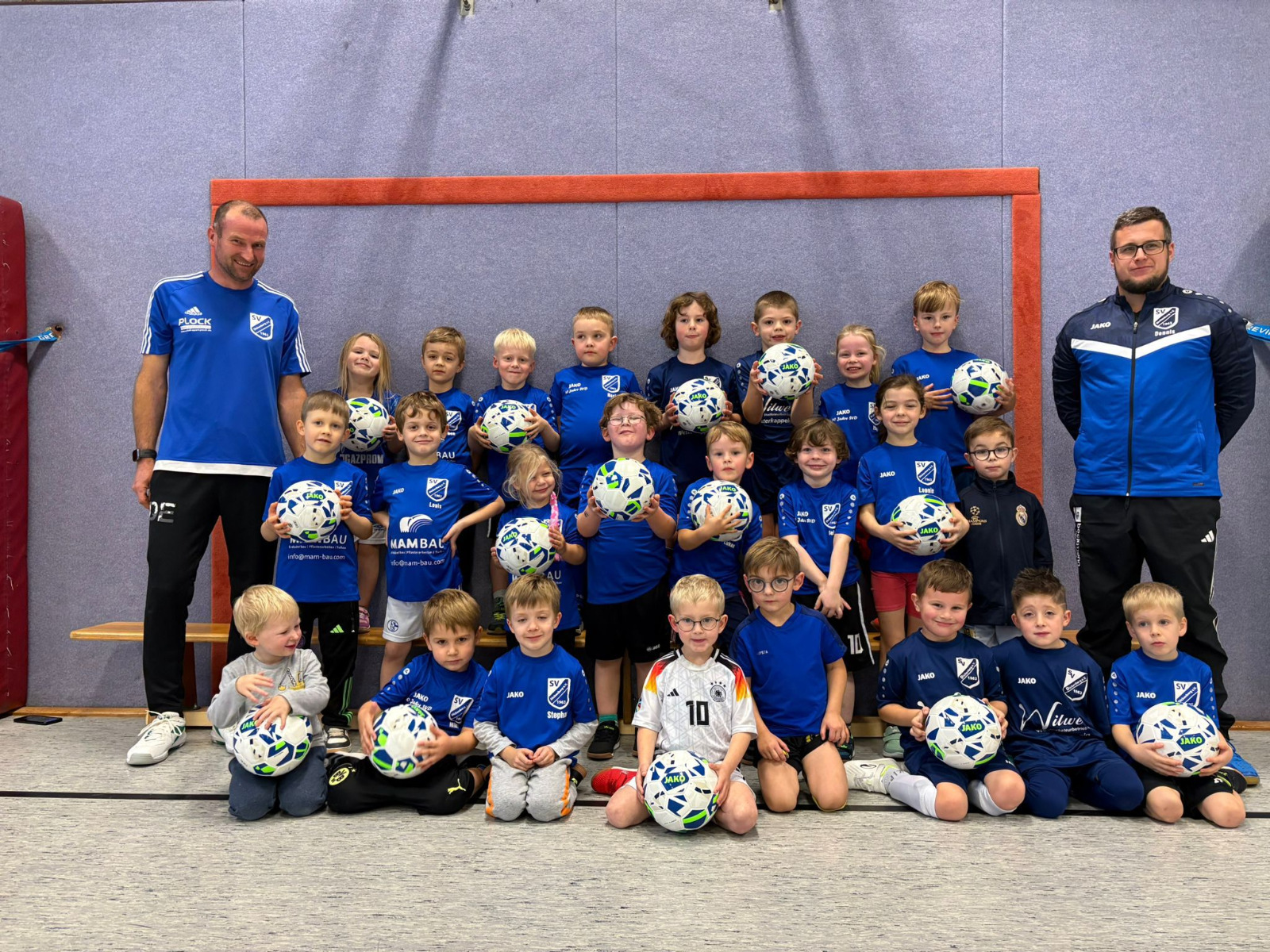 Neue Futsal Bälle für die Jüngsten